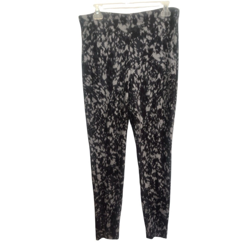 Chico’s Fabulously Slimming Pants. Size 2 or large.  Black with gray pattern